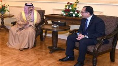 رئيس الوزراء يستقبل العاهل البحريني بمطار شرم الشيخ للمشاركة فى القمة العربية الأوروبية