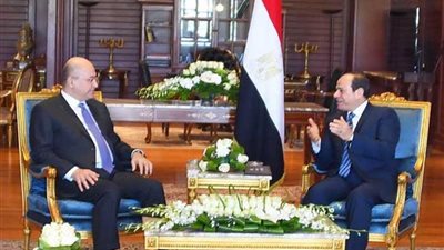 الرئيس السيسي يستقبل نظيره العراقي بمطار شرم الشيخ