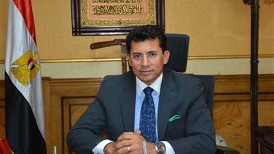 وزير الرياضة يهنئ 