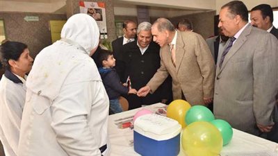 محافظ أسيوط يتفقد الحملة القومية للتطعيم ضد 