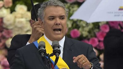 رئيس كولومبيا يدين عرقلة الجيش الفنزويلي لتوزيع المساعدات الإنسانية