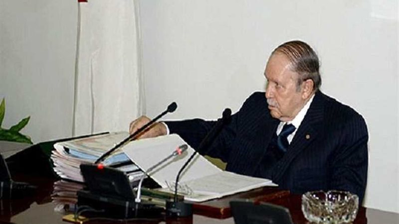 بوتفليقة يوقع 5 مراسيم