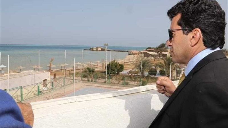 وزير الرياضة يتفقد