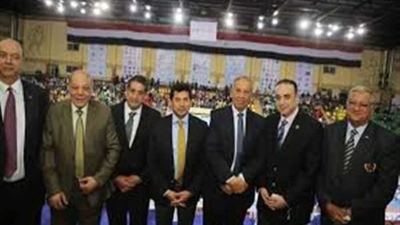 وزير الشباب والرياضة