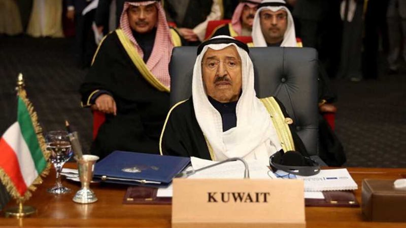 أمير الكويت يدعو