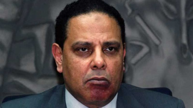 بلاغ يتهم علاء الأسواني