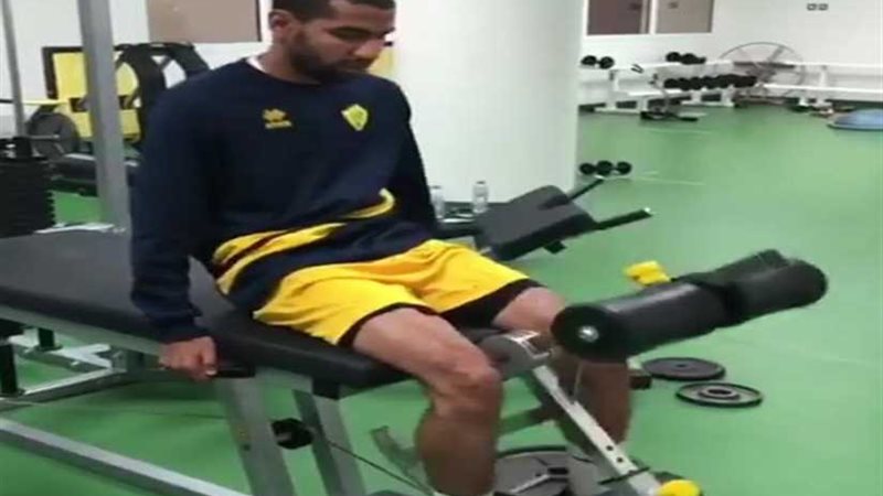 مؤمن زكريا يستعرض