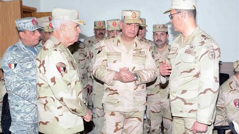 وزير الدفاع يتفقد