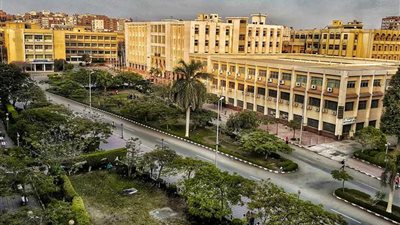 جامعة الزقازيق تقرر تعيين 132 معيداً وطبيباً بكلية الطب