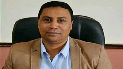 رئيس مركز ومدينة بئر العبد يعلن إنارة الطريق الدولي