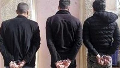 ضبط 3 عاطلين سرقوا دراجة بخارية كرها في البساتين