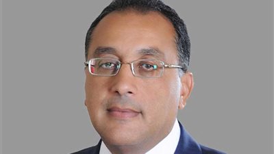 رئيس الوزراء يعقد اجتماعًا لمتابعة خطط رفع مستوى مقدمي الخدمة الصحية وسد عجز الأطباء