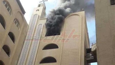 ماس كهربائي يشعل حريقا بمبنى كنيسة بالهرم