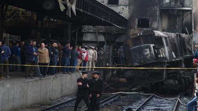 محافظون ينعون ضحايا حادث قطار محطة مصر