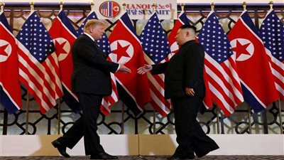 ترامب يشيد بنتائج أول يوم للقمة الثانية مع كيم وسيوقع 