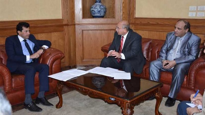 وزير الرياضة يناقش