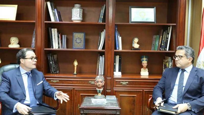 وزير الآثار يستقبل