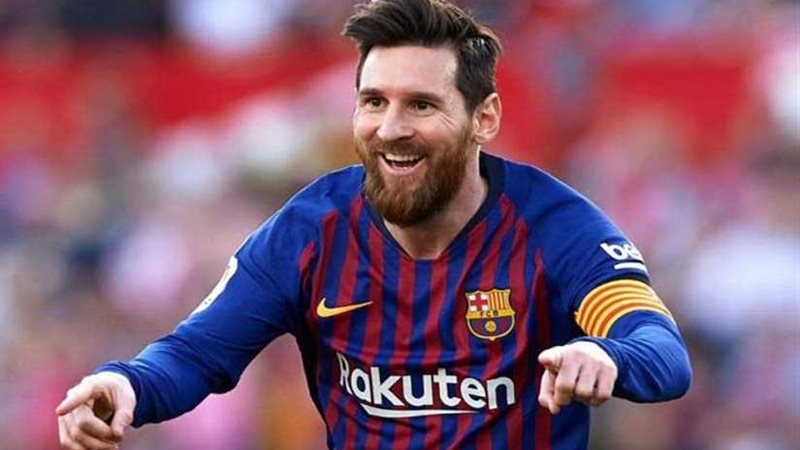 «ميسي» على رأس تشكيل