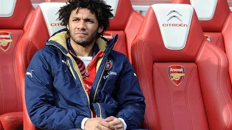 النني على مقاعد بدلاء