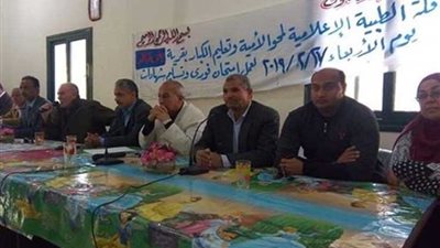 قافلة طبية وإعلامية لمحو الأمية وتعليم الكبار بإحدى قرى المنيا