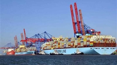 تداول 25 سفينة حاويات وبضائع عامة بموانئ بورسعيد
