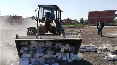 تنفيذ 47 إزالة على أراضي أبو تيج.. صور