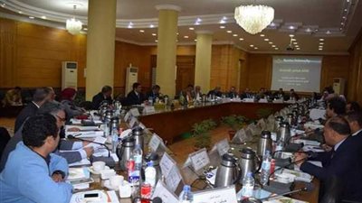 جامعة بنها تناقش إنهاء التعاملات الورقية