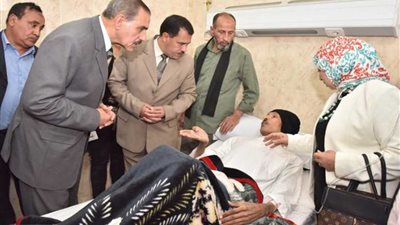 محافظ أسيوط يزور 