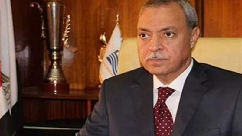 محافظ قنا يتابع تطورات