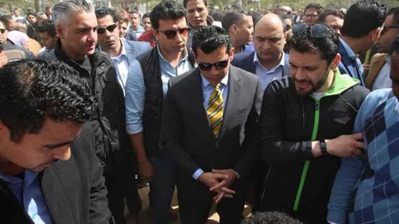 وزير الرياضة يؤدي