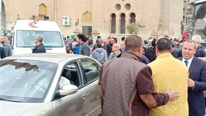 الآلاف يشيعون جثمان