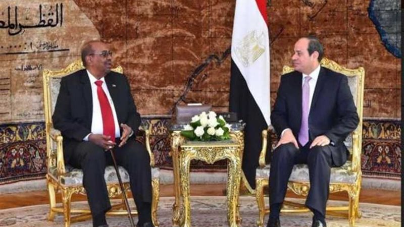 البشير يعزي السيسي