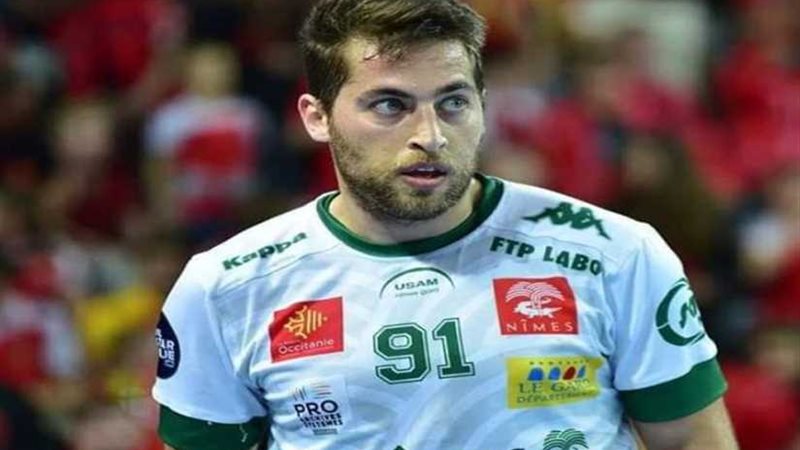 نجم منتخب اليد يقود