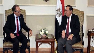 وزير البترول يبحث مع سفير أستراليا التعاون في مجال التعدين