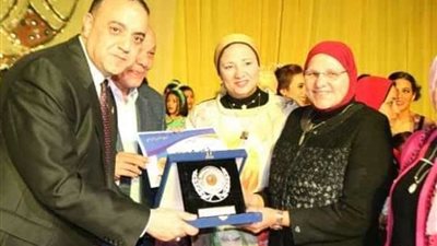 مجلس الشمس يكرّم زوجة الشهيد هشام بركات