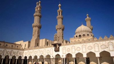 ندوة يعقدها 