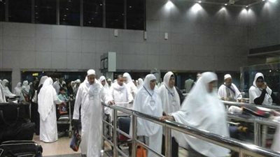 توافد ألف معتمر فلسطيني علي مطار القاهرة للسفر لأداء مناسك العمرة