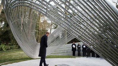 الأمير هاري يكشف عن نصب تذكاري لضحايا الإرهاب بتونس