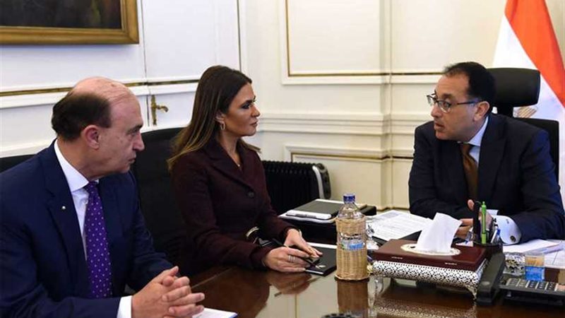 رئيس الوزراء يتابع