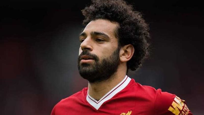 محمد صلاح أساسيا