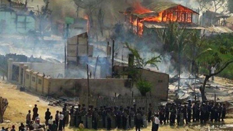 فائزون بنوبل يدعون