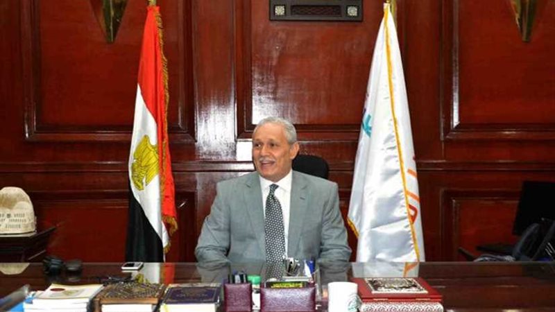 محافظ الأقصر يبحث