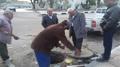 تواصل أعمال رفع مياه الأمطار بالإسماعيلية