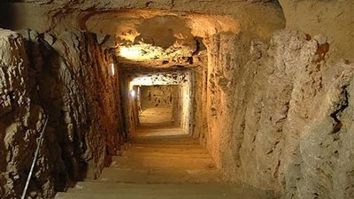 مشروع جديد لخفض المياه الجوفية بمقابر كوم الشقافة