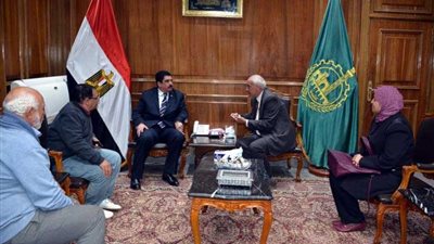 محافظ القليوبية يبحث إقامه قوافل بيطرية مجانًا