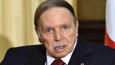 بوتفليقة يشيد بسلمية المسيرات ويحذر من اختراقها من أطراف أجنبية