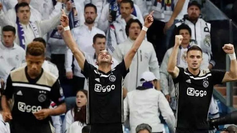 بفوز تاريخي.. أياكس