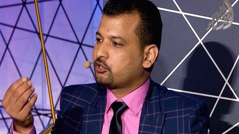 شاعر مصري ينافس على