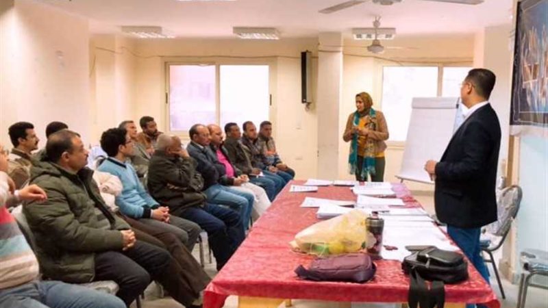 تدريب 300 أخصائي