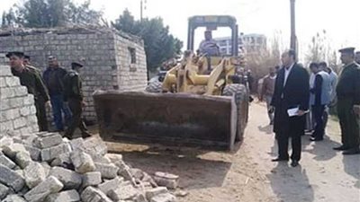 الآثار تواصل حملاتها لإزالة التعديات بـ